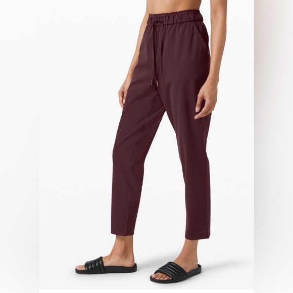 lululemon athletica Pants - NWOT Lululemon Keep Moving Pant 7/8 High-Rise Cassis